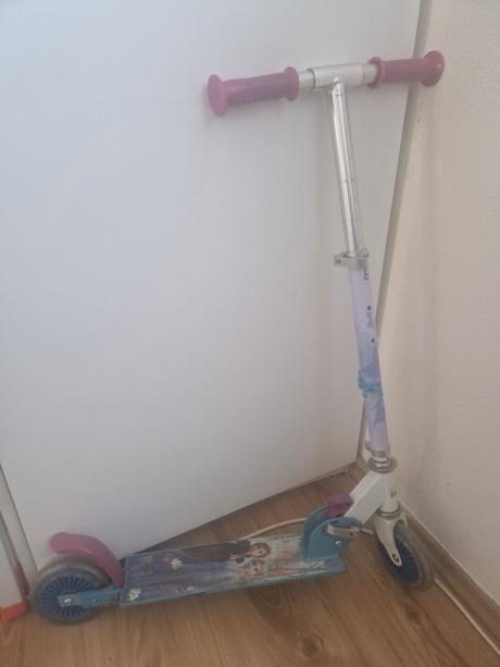 Kolobezka frozen elza, 