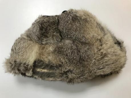 Detská ušianka zo zajaca,