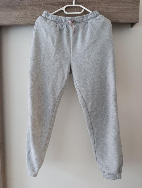 Dievčenské tepláky zn reserved veľ 158, reserved,158