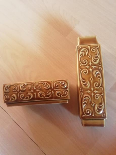 Váza s popolníkom, 