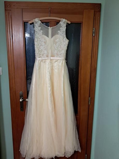 Slávnostné šaty, m