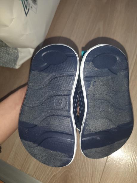 Topánky do vody, 22