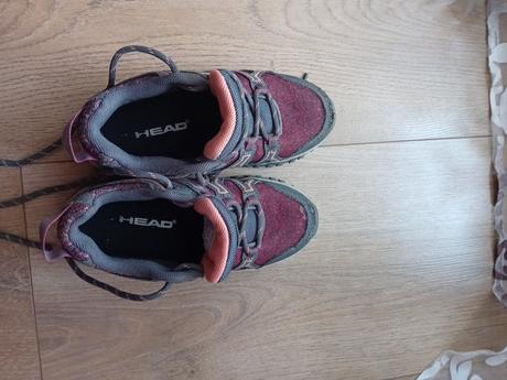 Dievcenske trekove topanky, 31