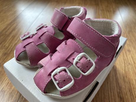 Univerzál dievčenské sandále 20 kožené, 20
