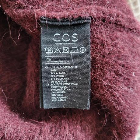 Bordová pelerína cos, cos