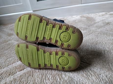 Kožené sandále, 33