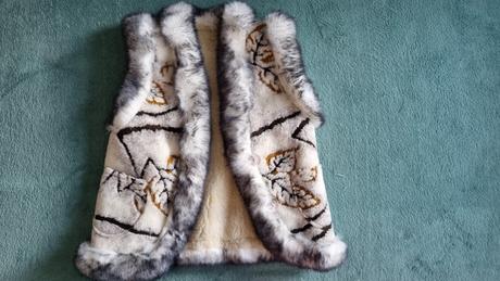 Kožušinová vesta, 128