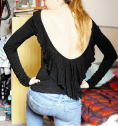 Top s holým chrbtom, s