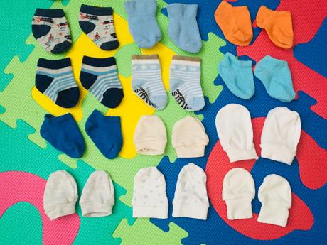 Mini ponožky a rukavičky, 50–62