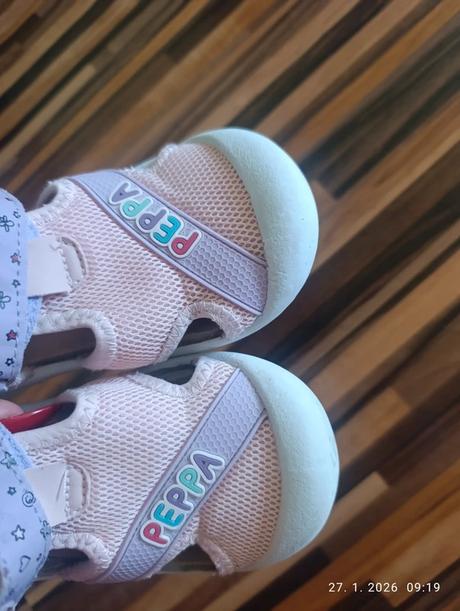 Sandále pepa pig, 26