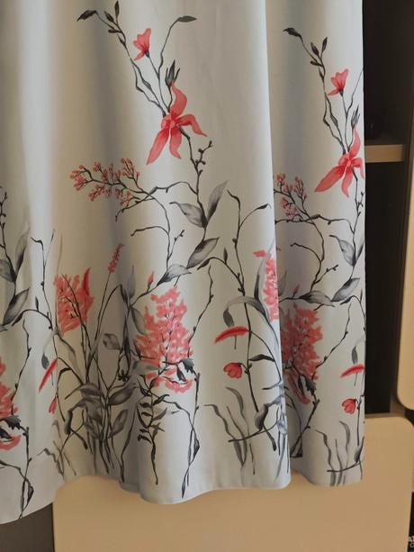 Jemné šedomodré elegantné šaty, l