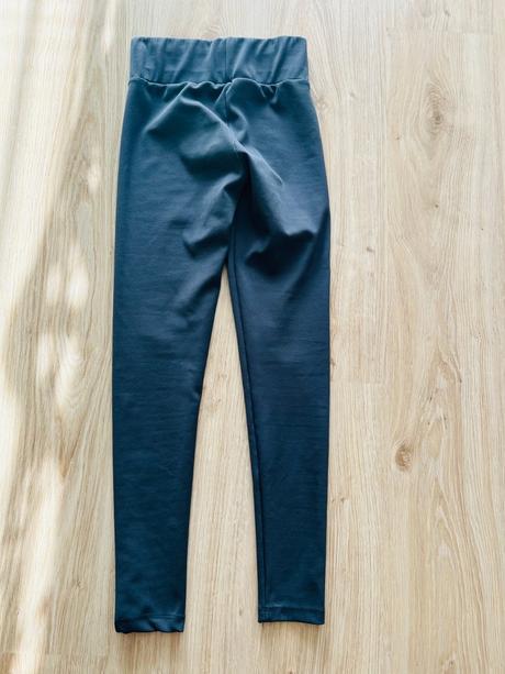 Štýlové vrúbkované legíny, s