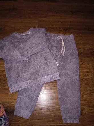 Tepláková súprava, 98