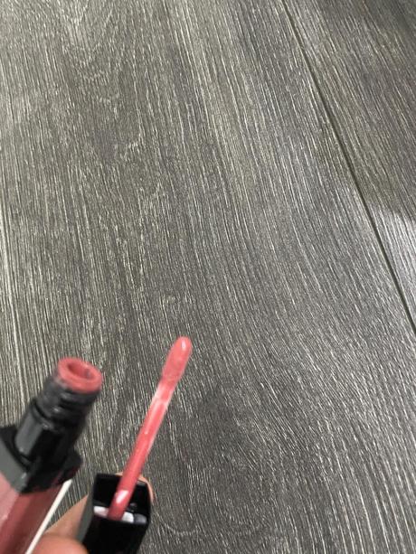 Tekutý matný rúž na pery (z douglas),