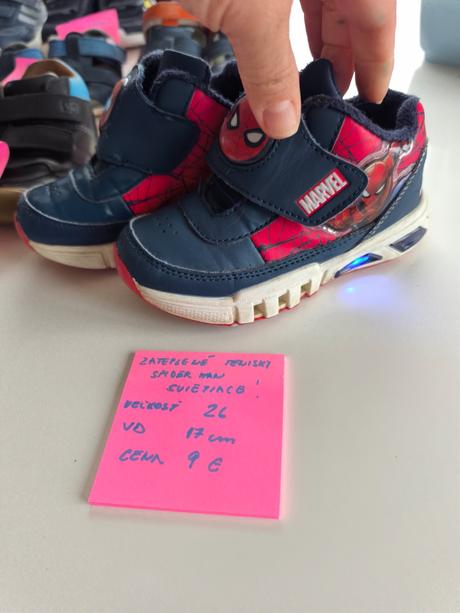 Svietiace tenisky spiderman zateplene, 26