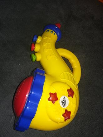 Hudobný nástroj saxafón detský,