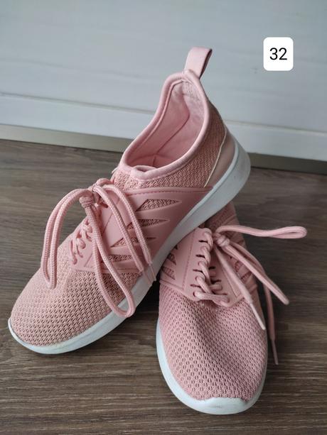 Tenisky,32, sprandi,32