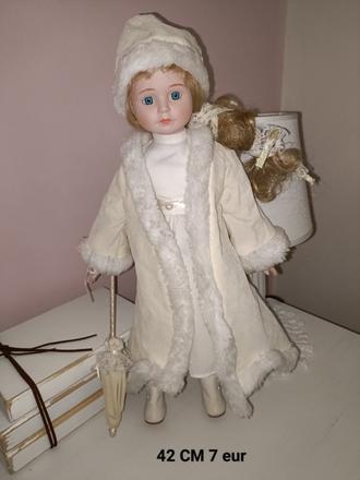 Porcelánová bábika,