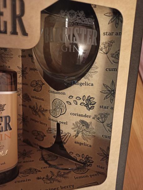 Poldecaky a poháre na alkohol, 