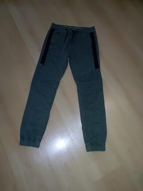 Zelené nohavice 152, chapter young,152