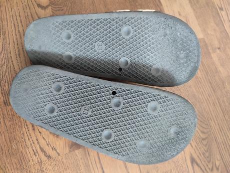 Dedoles šľapky, 33