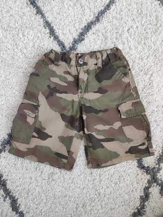 Maskáčove kraťasy, 104