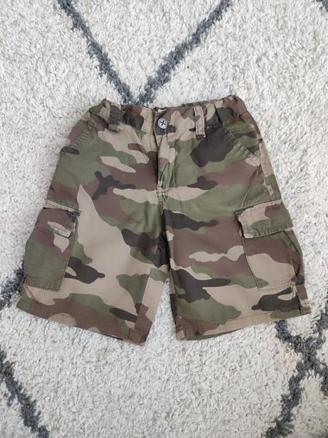 Maskáčove kraťasy, 104