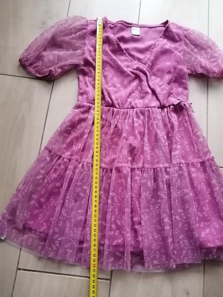 Šaty s listami, 122