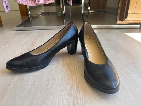 Kozene lodicky - hruby opatok, humanic,41