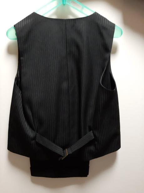 Chlapčenský oblek, 152