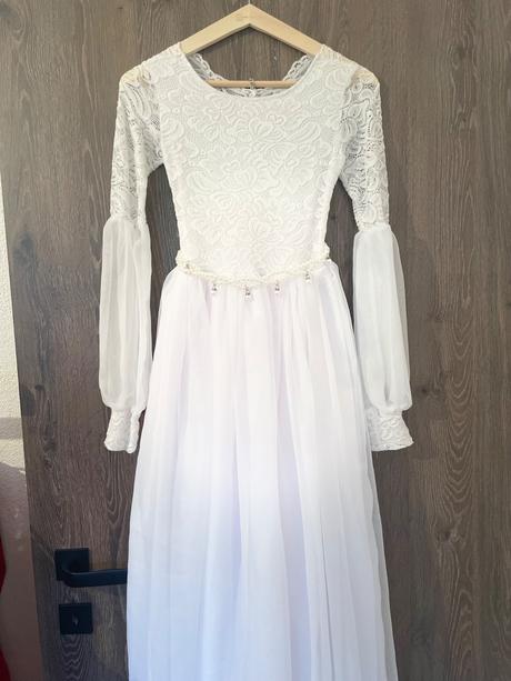 Šaty na prijímanie, 140