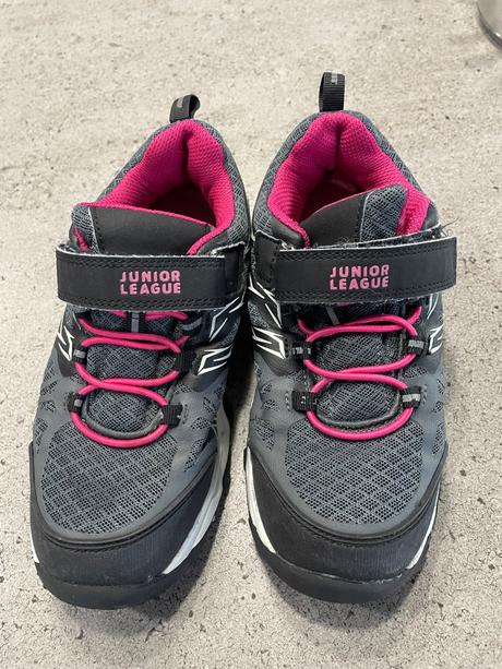 Turistická obuv, 32