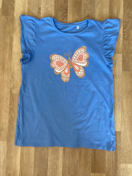 Modre tricko s motylom, c&a,158