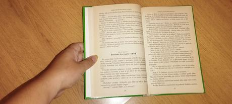 Záhada zajakajúceho papagája, 