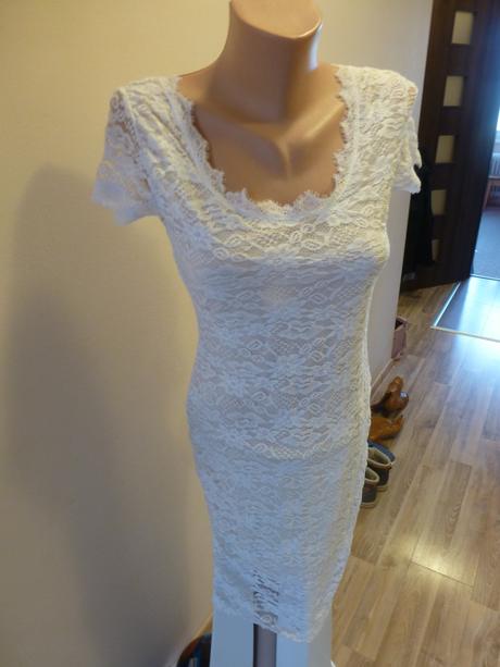 Krásne krémové čipkované s, s