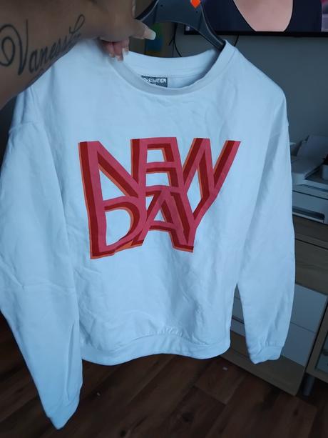 Snehovobiela mikina, s