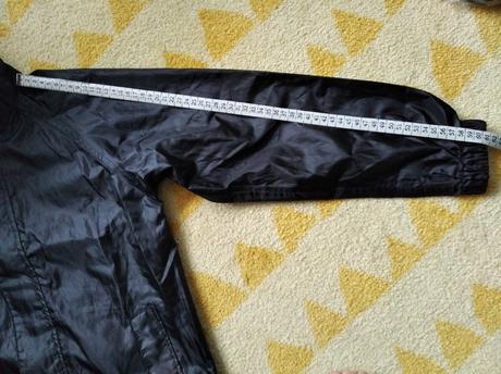 Nepremokavá bunda, 134