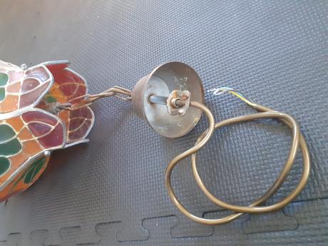 Starý farebný vitrážový luster s ružami, 