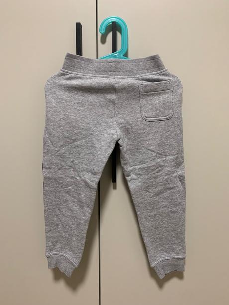 Sivé tepláky s army vzorom na kolenách cherokee, cherokee,104