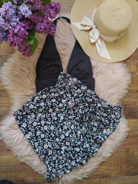 Čierna kvietkovaná nastaviteľná sukňa, tally weijl,m
