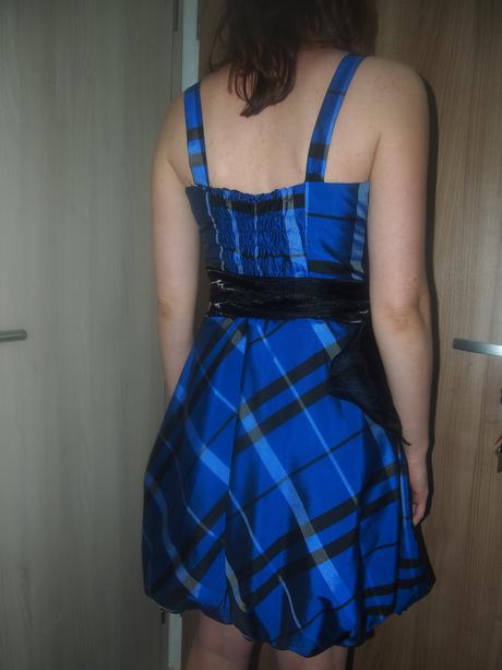 1x oblečené šaty, s