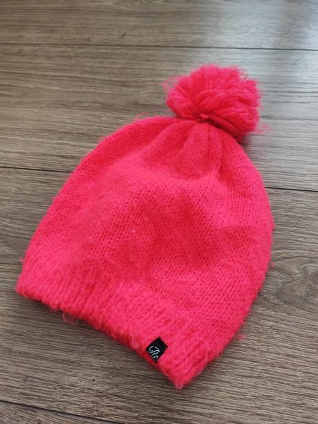 Krásna žiarivá čiapka, reserved,s