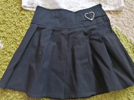 Krasna cierna sukna, c&a,122