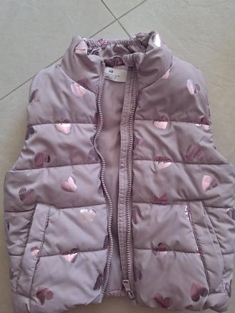 Fialova vesta so srdieckami, h&m,104