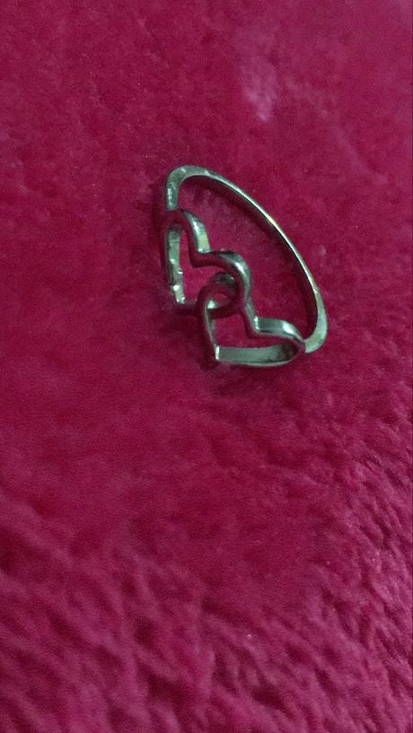 Dámsky prstienok so srdiečkami, 