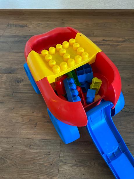 Vozík so stavebnicou mega bloks, 