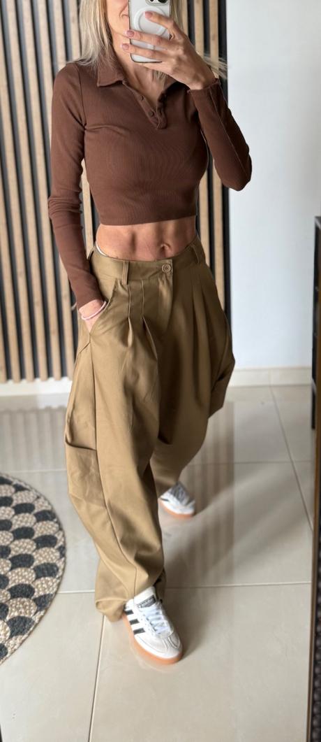 Hnedy croptopovy top ll veľkosť xs, xs