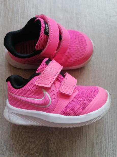 Výrazne sietkovane tenisky, nike,21