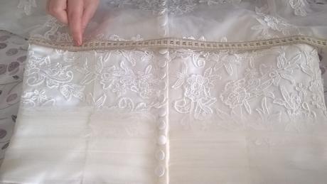 Svadobné šaty s čipkou v midi dĺžke, 42