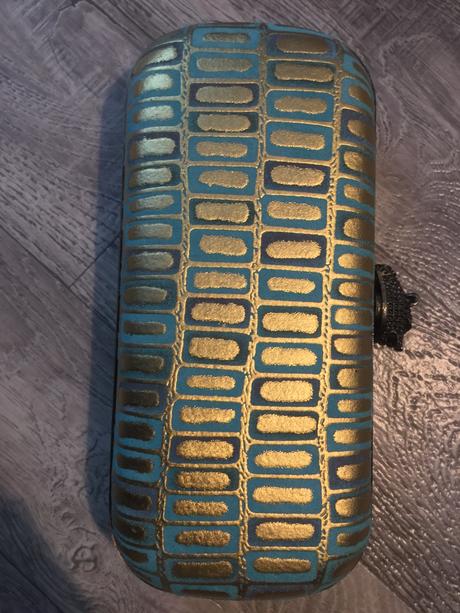 Hous of harlow clutch, house